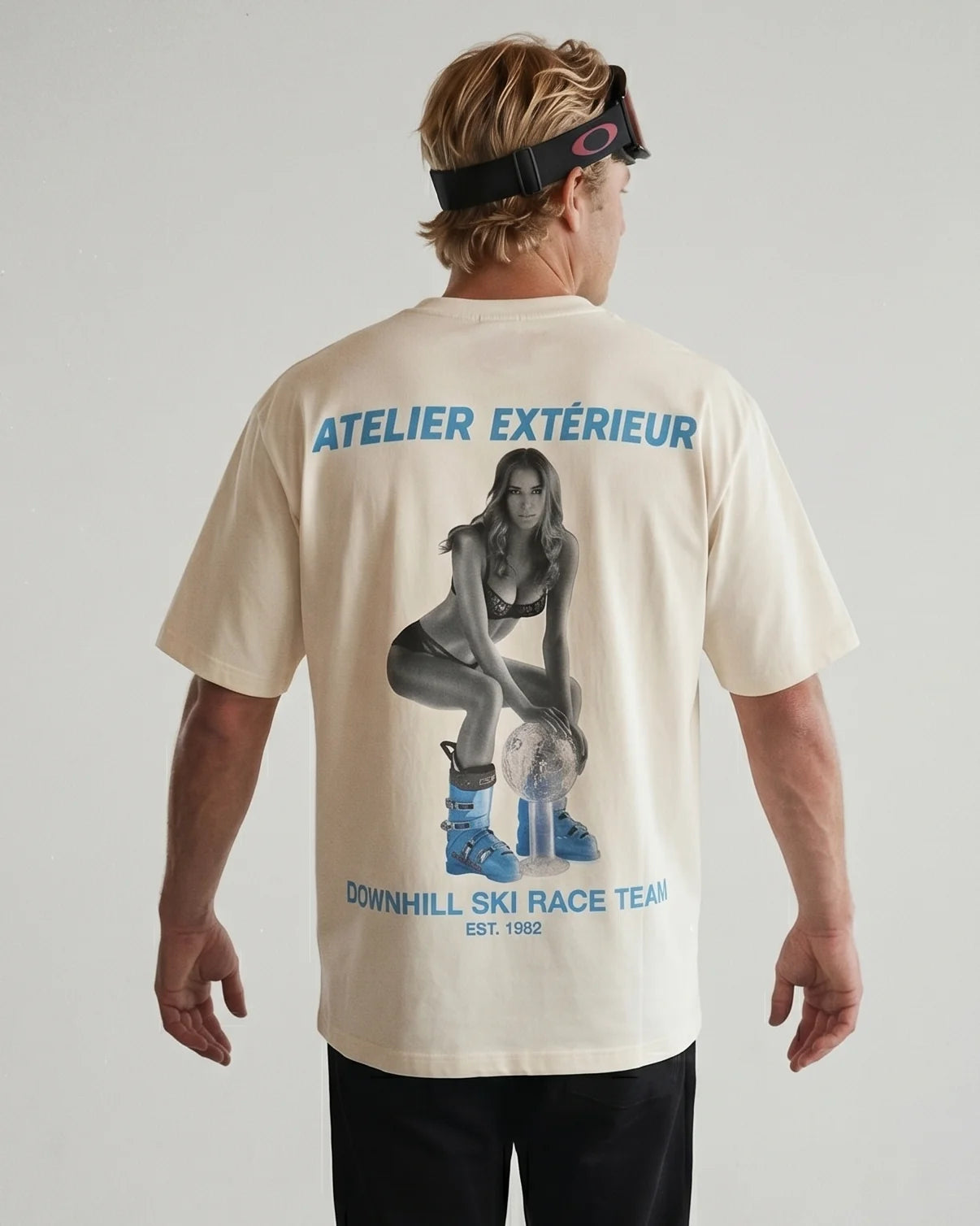 Julia Tee – Atelier Extérieur